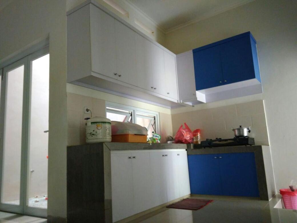 Bintara Jaya Yemima Guest House Бекаси Екстериор снимка