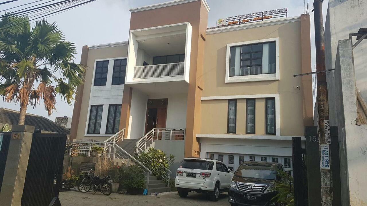 Bintara Jaya Yemima Guest House Бекаси Екстериор снимка
